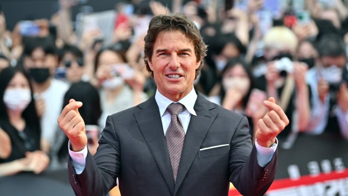 Gagen der Hollywoodstars: Show me the money: Tom Cruise, der am besten verdienende Hollywoodstar, bei einer Premiere von "Top Gun: Maverick" in Seoul.
