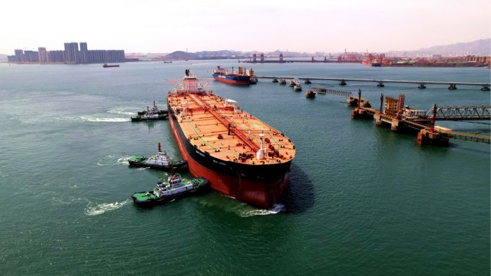 Energie: Bei Öl ist China zu 70 Prozent auf Importe angewiesen, oft wird es durch die Meeresstraße von Malakka per Schiff gebracht.