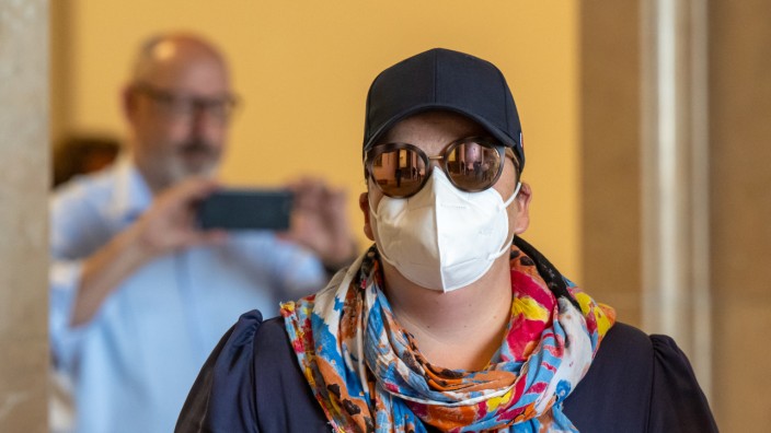 Maskenaffäre: Andrea Tandler - hier bei ihrem Auftritt im Juli 2022 vor dem Masken-Untersuchungsausschuss des Bayerischen Landtags - soll laut Staatsanwaltschaft im Zusammenhang mit Schutzmasken-Geschäften 23,5 Millionen Euro Steuern hinterzogen haben.
