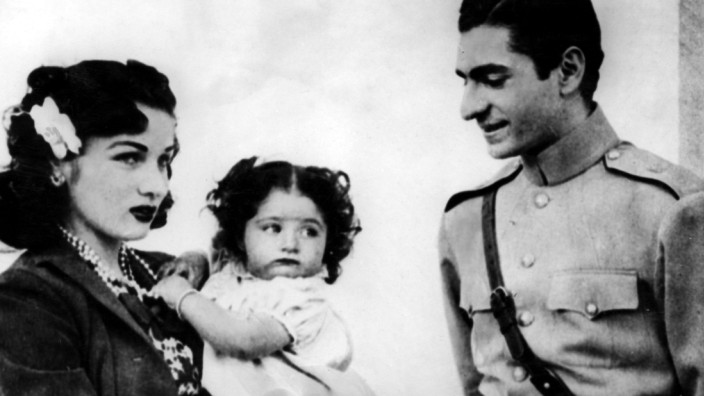 Amir Hassan Cheheltan: "Eine Liebe in Kairo": Machte sich nach der Geburt ihrer Tochter aus dem Staub: Fausia, die erste Frau von Reza Pahlavi.