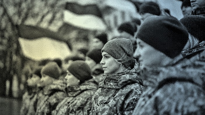Ukraine-Krieg: Bereit zum Kampf: Soldatinnen und Soldaten der ukrainischen Armee in Odessa.
