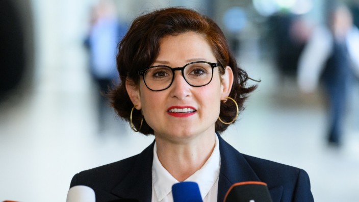 Rassismus: Die neue Antidiskriminierungsbeauftragte des Bundes Ferda Ataman.