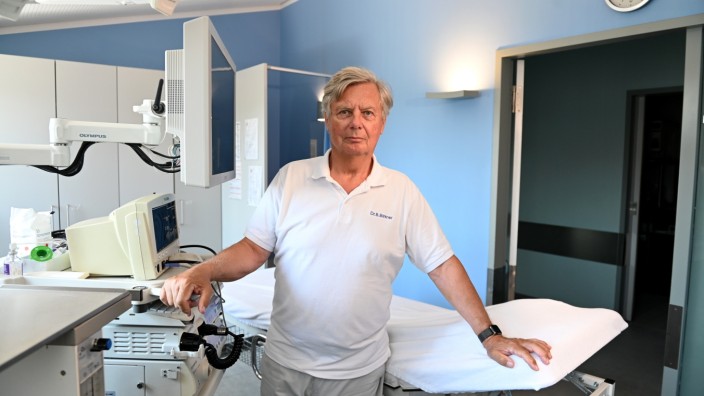 Gesundheit: In normalen Jahren macht der Gastroenterologe Berndt Birkner 2000 bis 3000 Eingriffe in seinem OP-Raum in München. Seit Ende Juni war es kein einziger.