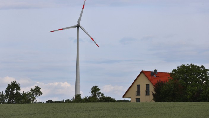 Energiewende: Künftig muss in Bayern zwischen der Wohnbebauung und einer Windkraftanlage nur noch ein Abstand von 1000 Meter eingehalten werden.
