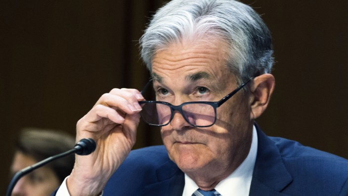 Geldanlage: Fed-Chef Jerome Powell muss eine schwierige Aufgabe lösen.