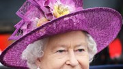Eine Frau, ein Buch (7): Die wohl berühmteste Hut-Trägerin: Queen Elizabeth. Ohne schicke Kopfbedeckung sieht man sie selten.