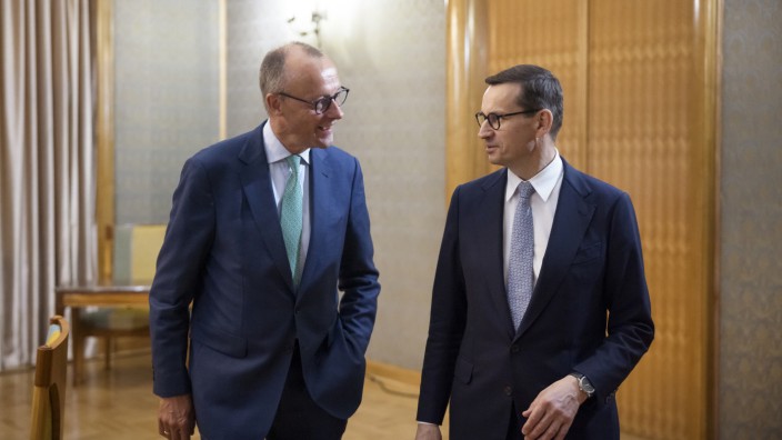 Friedrich Merz: In Polen traf sich Friedrich Merz (li.), CDU-Vorsitzender und Chef der Unionsbundestagsfraktion, mit Ministerpräsident Mateusz Morawiecki.