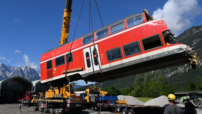 Garmisch-Partenkirchen: Nach dem tödlichen Zugunglück Anfang Juni, bei dem fünf Menschen starben und viele verletzt wurden, sollen rund um Garmisch-Partenkirchen bald wieder Züge fahren.