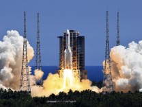 Weltraum: Chinesische Rakete stürzt unkontrolliert auf die Erde