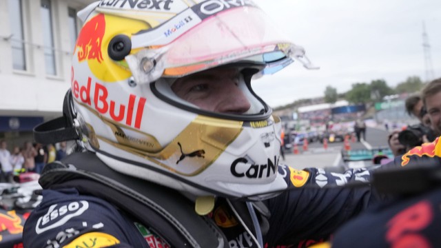Formel 1 in Budapest: Alter und neuer Weltmeister? Max Verstappen feiert seinen Sieg auf dem Hungaroring.