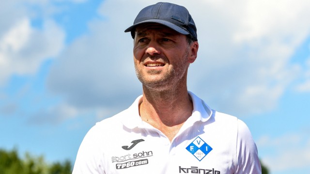 DFB-Pokal: Konnte stolz auf sein Team sein: Illertissens Trainer Marco Konrad.