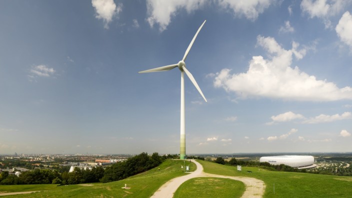Bayern: Bei der Windkraft ist Bayern in der Tat hintendran: hier die Anlage oberhalb der Münchner Arena.