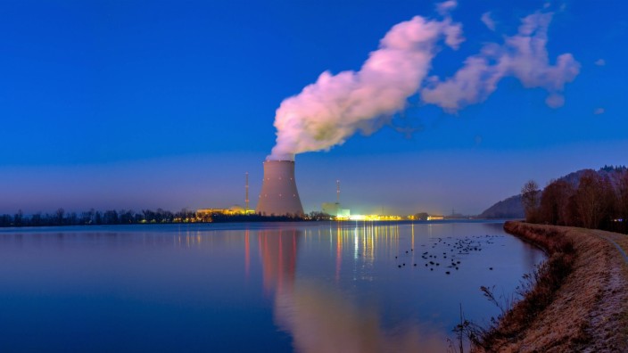 Atomkraft: Ist ein Ventil undicht? Das Kernkraftwerkt Isar 2 bei Landshut.