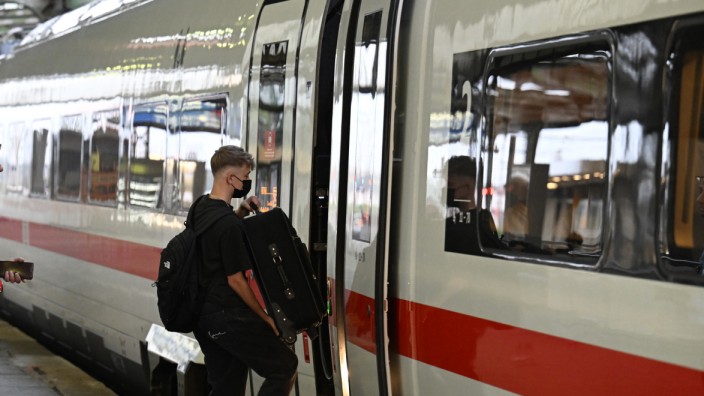 Bahnverkehr: Ab Dezember können Bahngäste in Ansbach auch in einen ICE einsteigen.