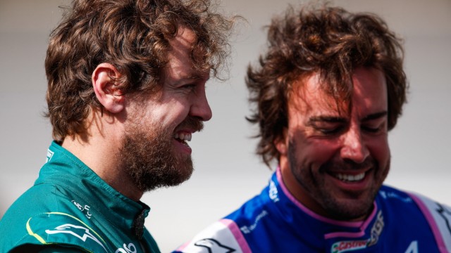 Silly season in Formula 1: The old fox: Fernando Alonso, 41, (right) immediately recognized the charm of the cockpit left by Sebastian Vettel (left) in Aston Martin - and then put his Alpine team in a personnel problem.
