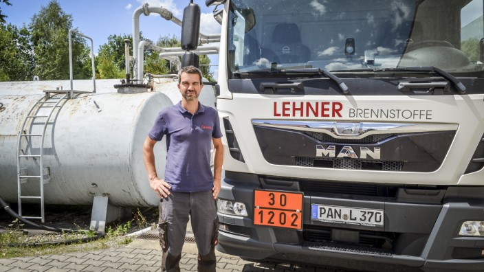 Energiepreise: Heizölfahrer Klaus Lehner. Schon sein Großvater und sein Vater fuhren Heizöl aus.