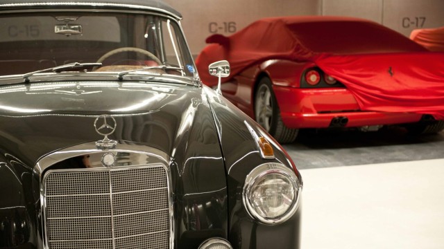 Firmenporträt: Wallner hat sich zwar auf Mercedes spezialisiert, in der Werkstatt stehen aber auch andere Marken - wie etwa Sportwagen von Ferrari.