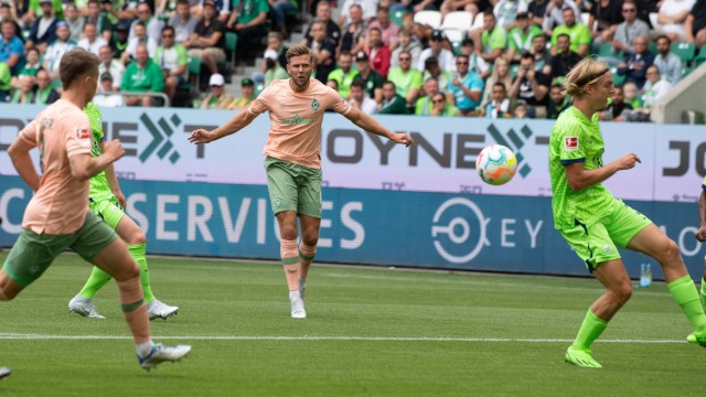 Bremen in Wolfsburg: Das erste Werder Tor nach dem Bundesliga-Comeback: Niclas Füllkrug (Mitte) traf zum 1:1.