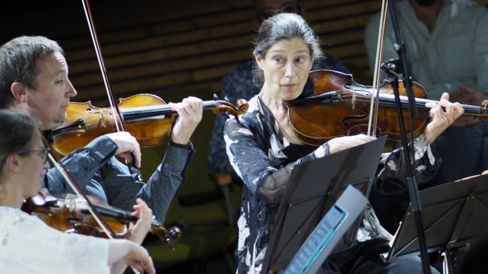 Musiktage in Hitzacker: Das Kuss Quartett und Kim Kashkashian an der Viola spielen Brahms.