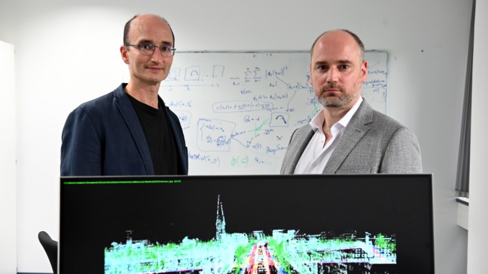 Forschung: Die Professoren Daniel Cremers (links) und Bernd Bischl sind Teil des Forschungsteams am Munich Center for Machine Learning.