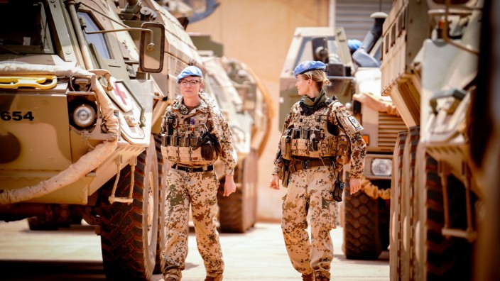 Bundeswehr: Soldatinnen beim Mali-Einsatz im Camp Castor in Gao. Die Bundeswehr ist in dem westafrikanischen Land an der UN-Mission Minusma und der EU-Ausbildungsmission EUTM beteiligt.