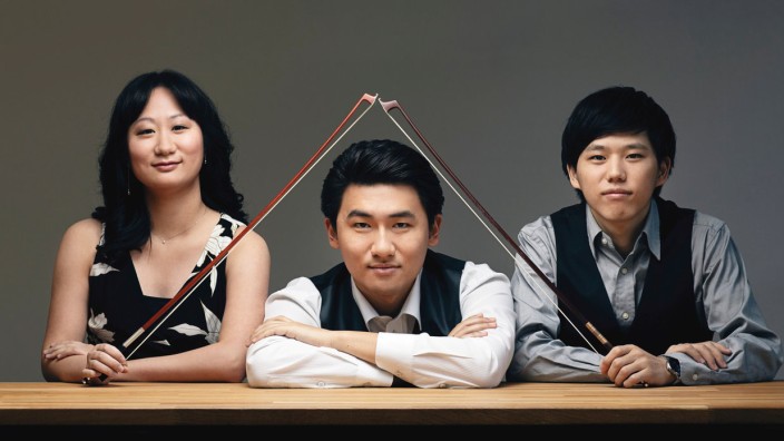 Kultur: Seit 2016 spielen Kyoko Ogawa, Yu Ito und Kosuke Akimoto gemeinsam als Aoi-Trio.