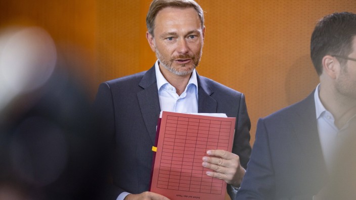 Finanzminister Christian Lindner (C) im Kanzleramt in Berlin am 27. Juli 2022. Kabinettssitzung in Berlin *** Finance M