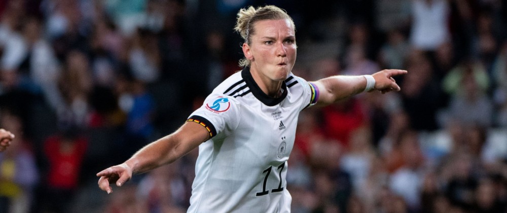 Alexandra Popp (Deutschland 11) jubelt ueber das Tor zum 1:0, GBR, Deutschland vs. Frankreich, Fussball UEFA Womens EUR