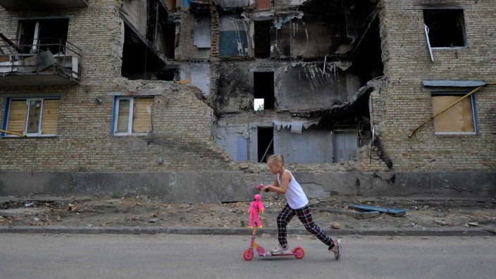 Zivilisation: Dies war mal ein Wohngebäude, keine Militäranlange: Szene aus Horenka in der Nähe von Kiew.