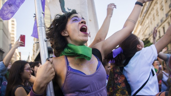 Argentinien: Die feministische Bewegung in Argentinien hat bewirkt, dass inklusive Sprache heute ein Bestandteil der Jugendkultur ist.