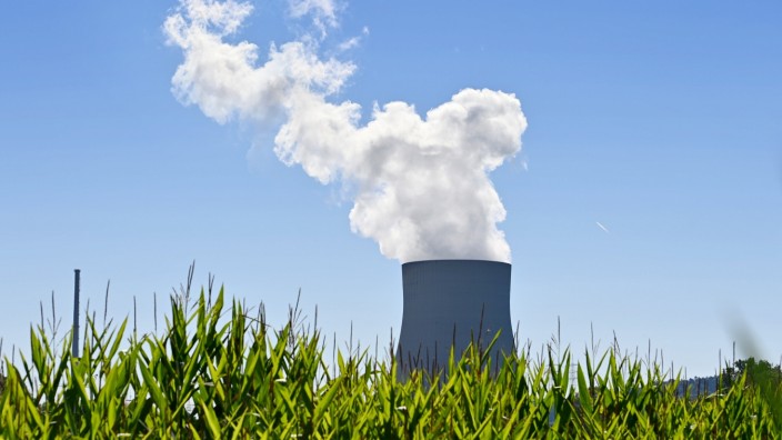 Isar 2: Ende des Jahres sollte Schluss sein, nun wird doch über einen Weiterbetrieb des Kernkraftwerks Isar 2 debattiert.