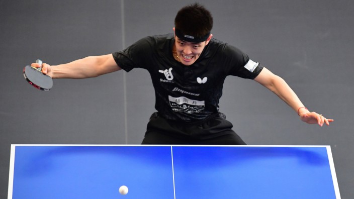 European Championships: Für einen in Schwaben geborenen Tischtennisprofi hat Dang Qiu einen unüblichen Schlägergriff.