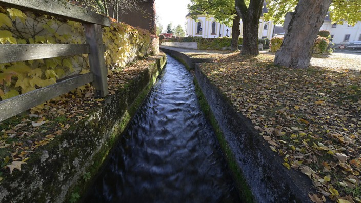 Hochwasserschutz: Der Hachinger Bach fließt durch den Neubiberger Gemeindeteil Unterbiberg.