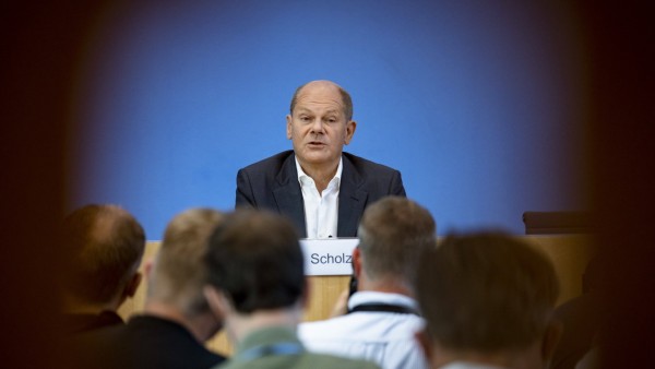 Bundeskanzler Olaf Scholz waehred der Sommerpressekonferenz in der Bundespressekonferenz in Berlin am 11. August 2022.