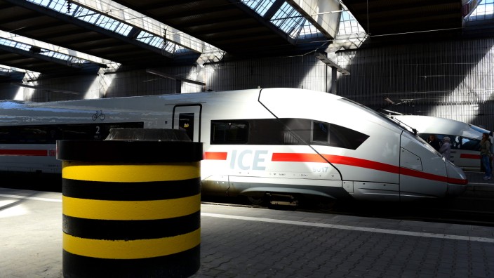 Verkehr: Ein ICE steht am Münchner Hauptbahnhof. Stehen können die Züge super gut.