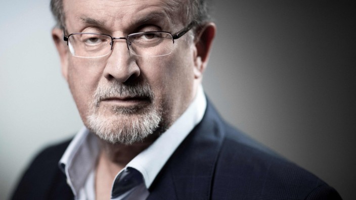 Attentat auf Salman Rushdie: Salman Rushdie 2018 in Paris. Derzeit sei er nicht in der Lage, zu sprechen, sagt sein Agent.