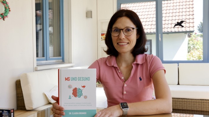 Multiple Sklerose: Die Kranzbergerin Claudia Brunner hat sich intensiv mit ihrer MS-Erkrankung auseinandergesetzt und ein Buch für Betroffene und deren Angehörige geschrieben.
