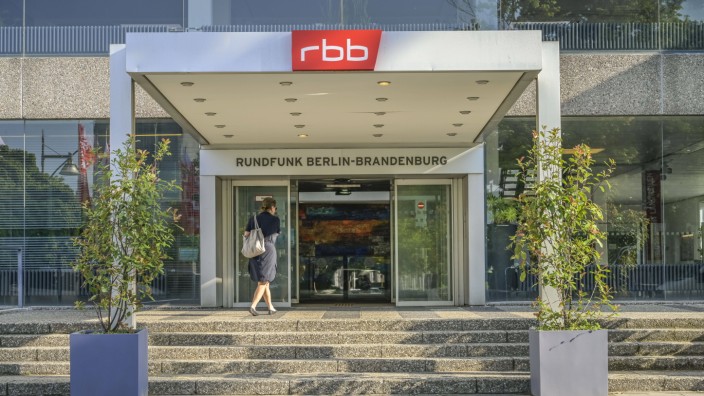 Rundfunk: Beim RBB werden Gehälter der Chefetage offengelegt