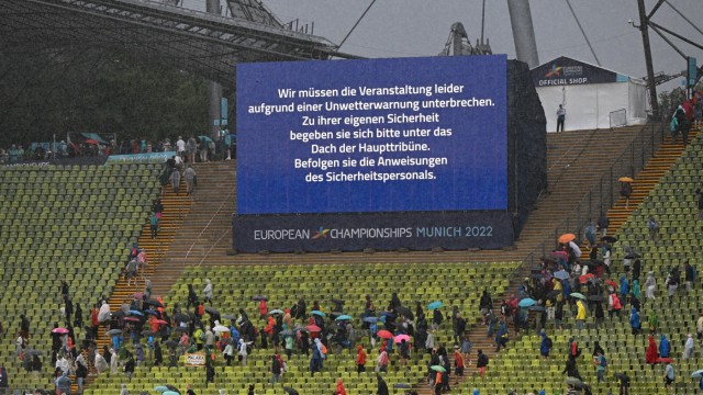 Unwetter: European Championships im Münchner Olympiastadion: Wegen einer Unwetterwarnung wurden die Wettkämpfe unterbrochen.