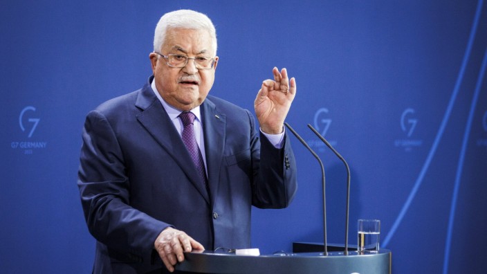 Gastbeitrag: Mahmud Abbas, Präsident der Palästinensischen Autonomiebehörde, während der Pressekonferenz nach dem Gespräch mit Bundeskanzler Olaf Scholz, 16. August 2022.