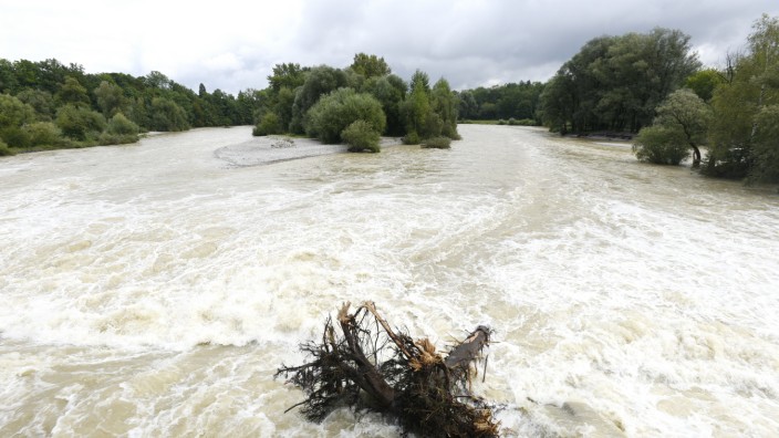Regenfälle: Hochwasser an der Isar: So sah der Fluss vor gut einem Jahr aus, in den nächsten Tagen könnte der Pegel wieder steigen.