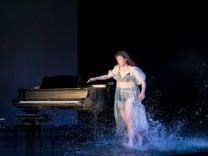 „Iphigenia“ bei den Salzburger Festspielen: Alles und mehr
