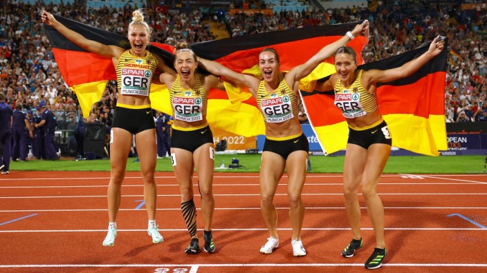 Leichtathletik bei den Championships: Lisa Mayer, Gina Lückenkemper, Alexandra Burghardt und Rebekka Haase (von links) haben für einen goldenen Abschluss der Deutschen bei den European Championships gesorgt.