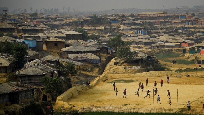 Asia: Thousands of young people with no prospects for the future: a Rohingya refugee camp in Bangladesh.