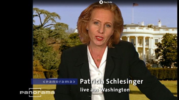 Öffentlich-rechtlicher Rundfunk: Nur der öffentlich-rechtliche Rundfunk, nicht der private, unterhält zum Beispiel Büros in aller Welt - hier eine Aufnahme von 2003, mit der ARD-Korrespondentin Patricia Schlesinger.