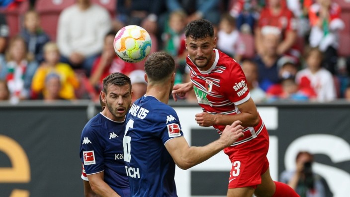FC Augsburg: Einer von nur noch zwei gesunden Innenverteidigern im Kader: Maximilian Bauer (rechts), Zugang von der SpVgg Greuther Fürth, ist beim FC Augsburg gleich gesetzt.