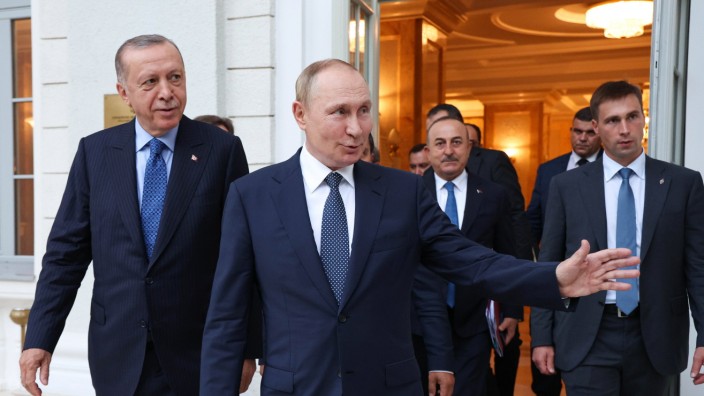 Türkei und Syrien: Putin weist den Weg: der russische Machthaber und der türkische Präsident Erdoğan Anfang August in Sotschi.