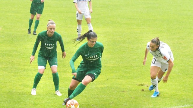 Frauenfußball im Landkreis Erding: 2019 spielte die Damenmannschaft des FC Forstern gegen den SC Freiburg in der zweiten Runde des DFB-Pokals, verlor jedoch zuhause mit 1:6.