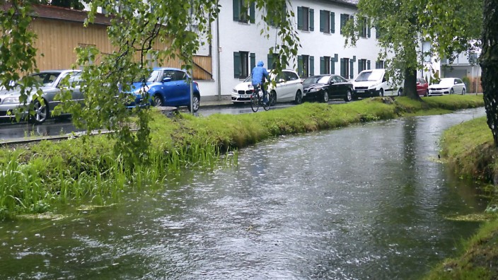 Umwelt: Bei starken Regenfällen kann der Hachinger Bach schnell ungemütlich werden.