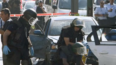 Mord in Tel Aviv: Bombenexperten untersuchen den Toten und den Ort des Anschlags.